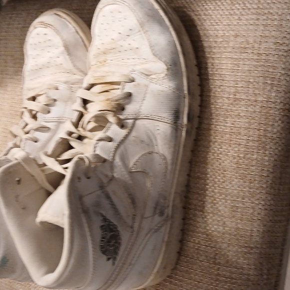 Men's Air Jordan Tennis Shoes - Picture 4 of 7